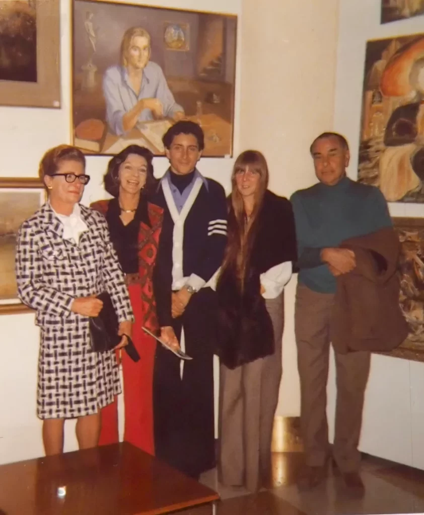 A photo of Mme. Sontag, Christine Benson, Jean Bennet, Sybille and another unnamed gentleman, may a judge.